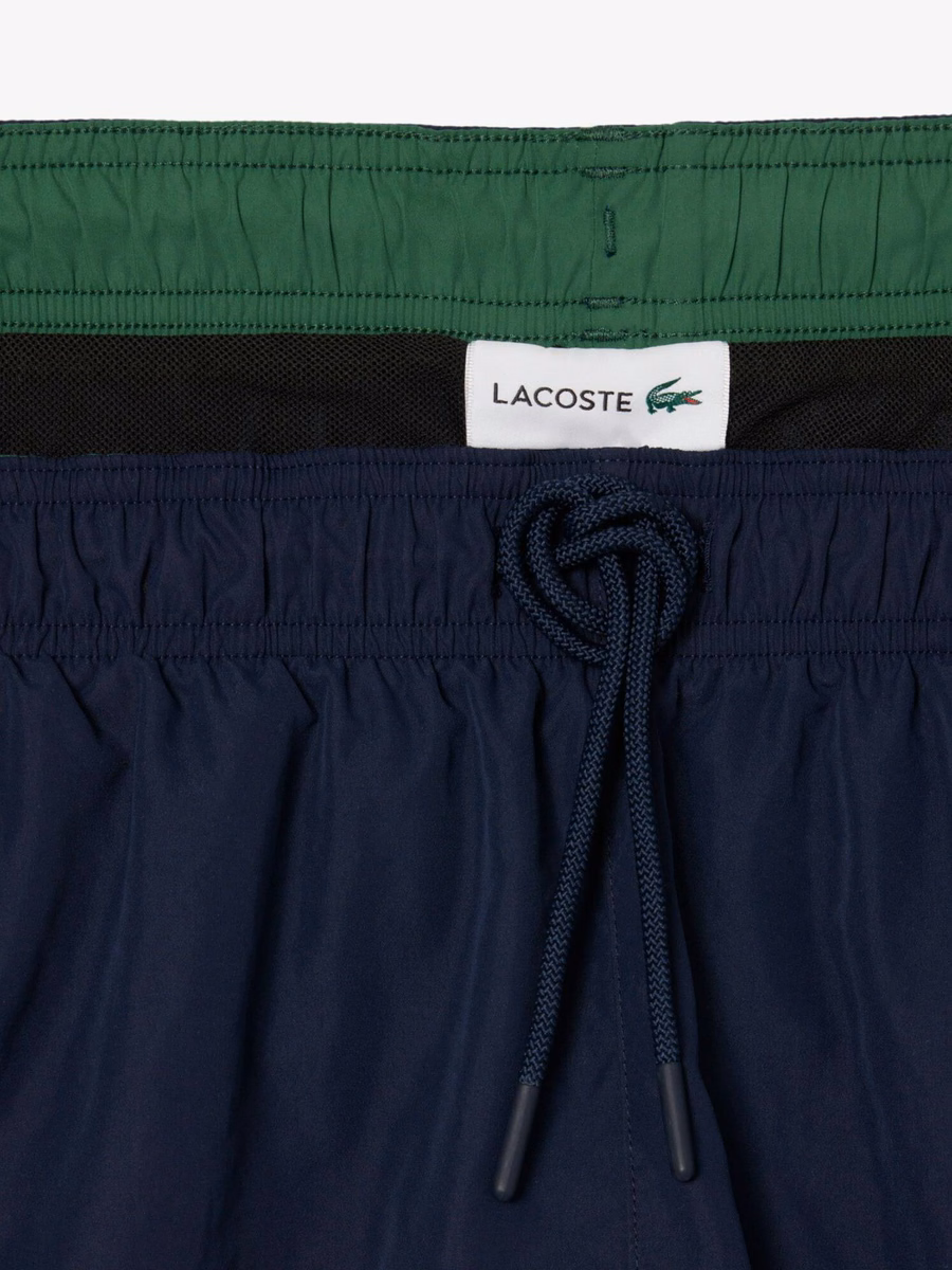Costumi da bagno monocromatici di lunghezza media