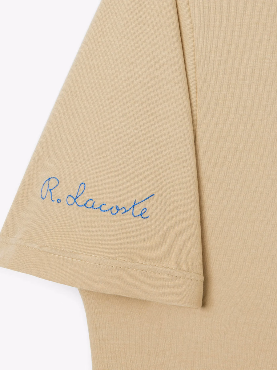 Maglietta con firma ricamata