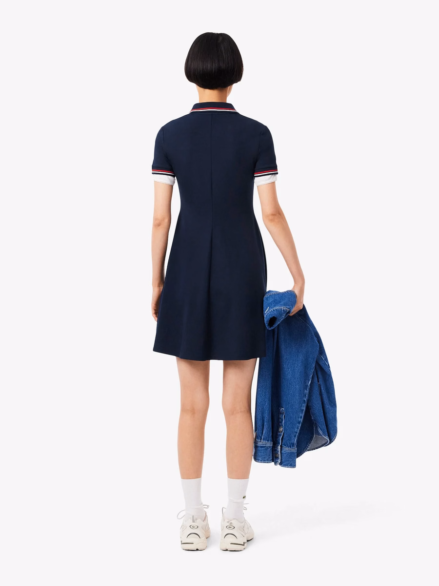 Vestito a ruota con colletto polo allungato